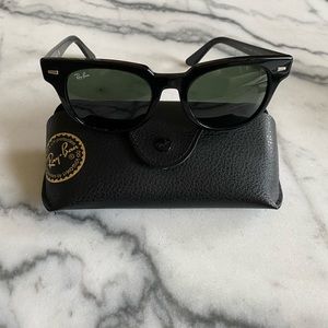 Ray-Ban Black Meteor Sunglsses
